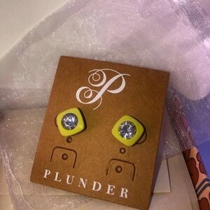 Plunder-Chesney Earrings. **NEW**